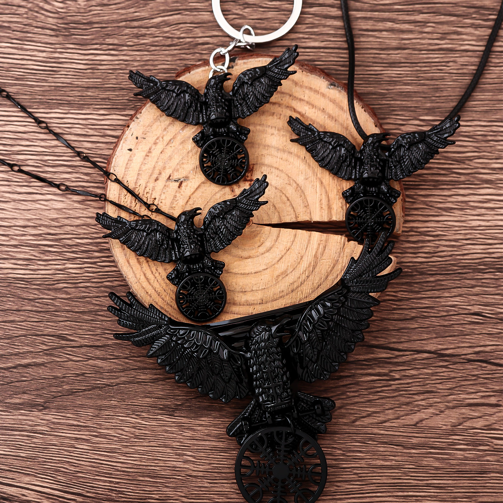 Collana vintage con corvo nero - Compass Keychain Mini recensione e prezzo