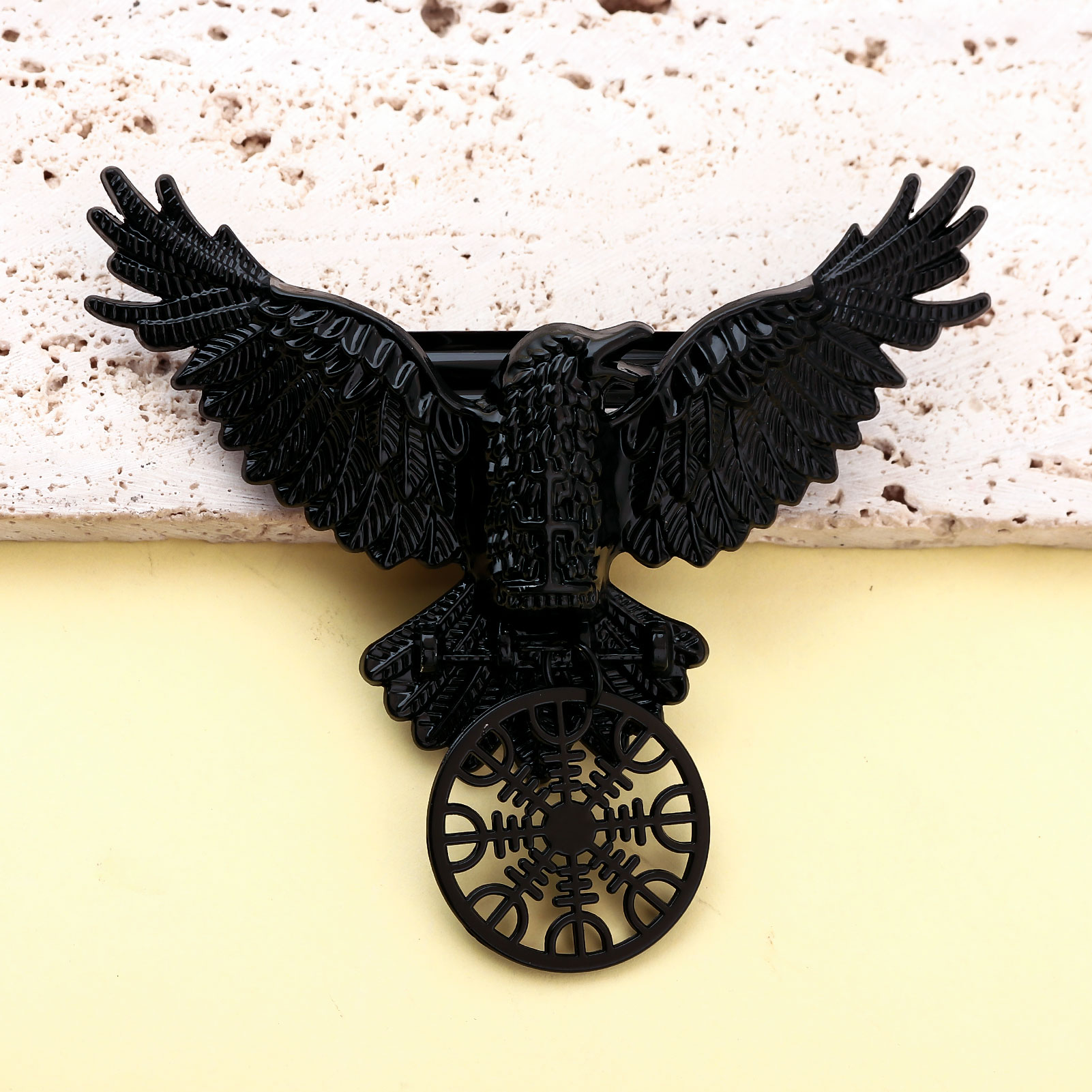 Collana vintage con corvo nero - Compass Keychain Mini recensione e prezzo